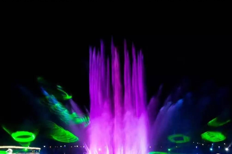 西河公园音乐喷泉灯光秀