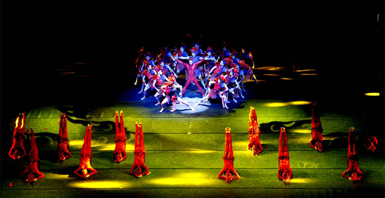 柳州艺术剧院，壮丽舞台灯光背后的亮丽演出